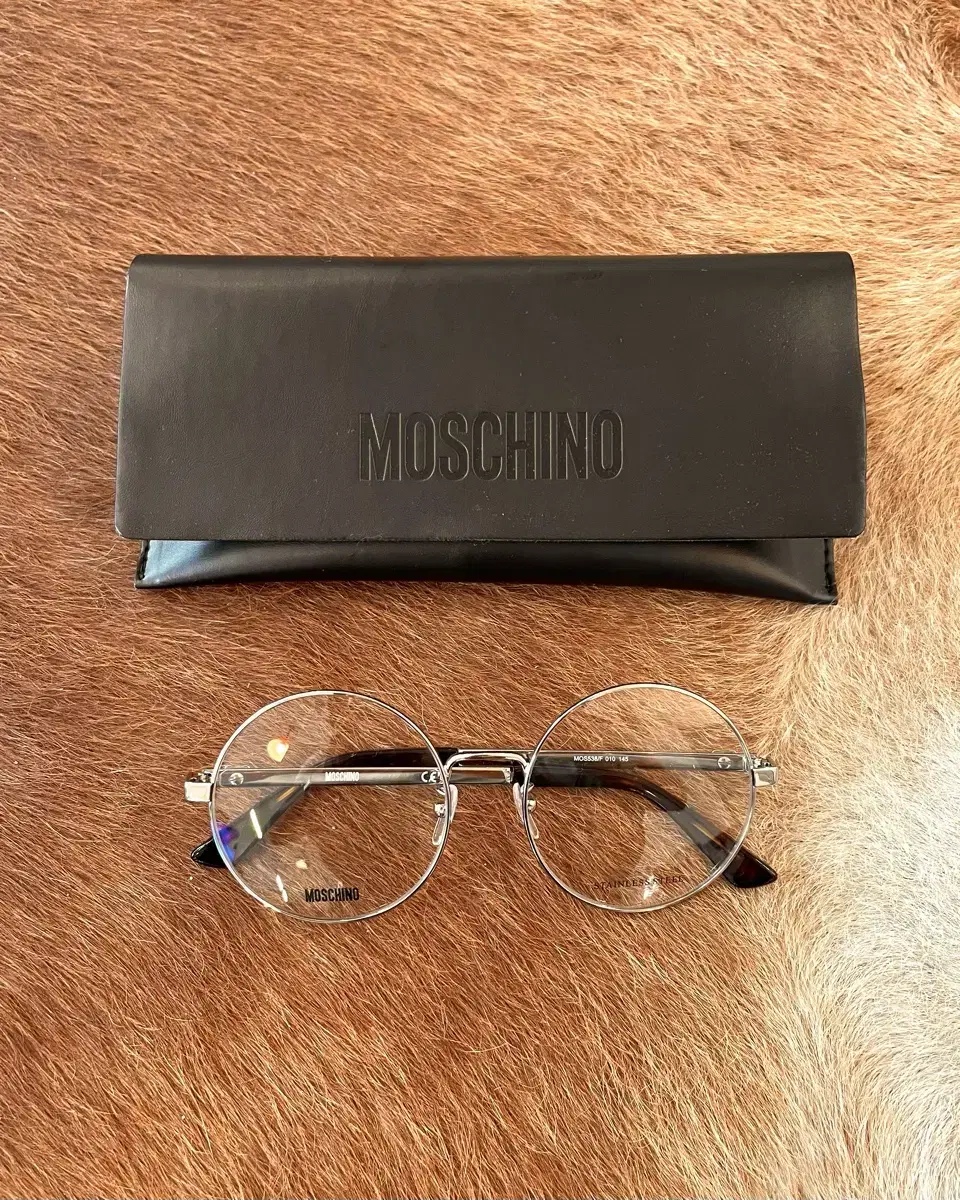 MOSCHINO 모스키노 안경